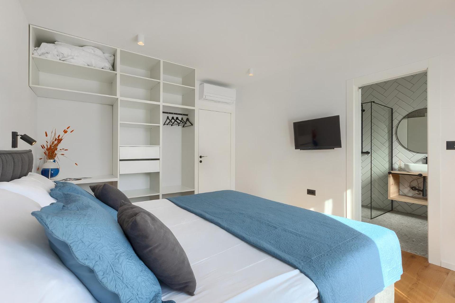 San Zusto, 1600 M2 Plot Area, Heated Pool With Hydromassage Zone Galižana